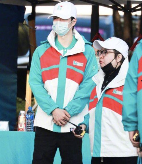 网友爆料作秀视频,作秀视频引发热议,揭秘网络现象背后的真相 第2张 网友爆料作秀视频,作秀视频引发热议,揭秘网络现象背后的真相 第2张